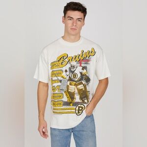 Vintage Boston Bruins NHL Hockey Goalie Graphic Men's T-Shirt White One Size